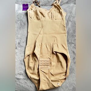 Heyshape NWT Beige Shapewear Bodysuit small